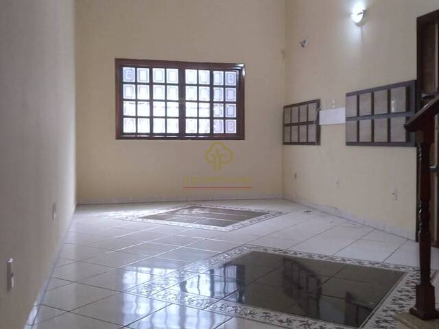 Casa para Venda em São José dos Campos - 4