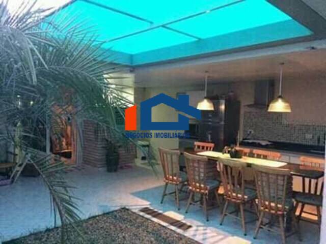 Casa para Venda em São José dos Campos - 3