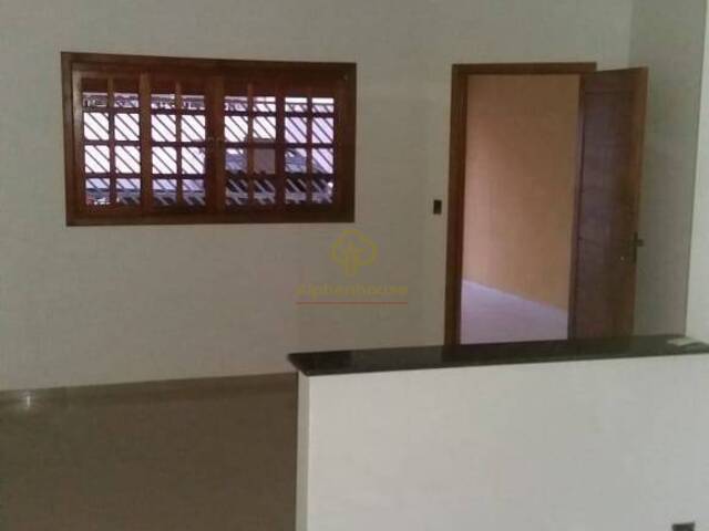 Casa para Venda em São José dos Campos - 4